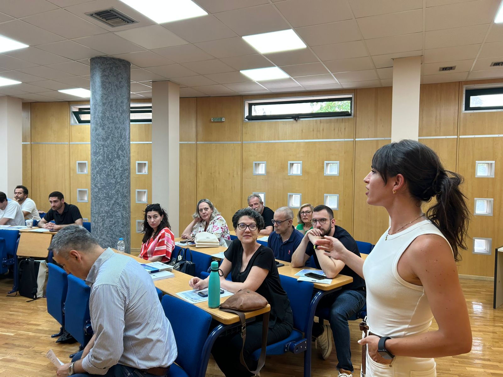 Audience discussion during the SturNet awareness event